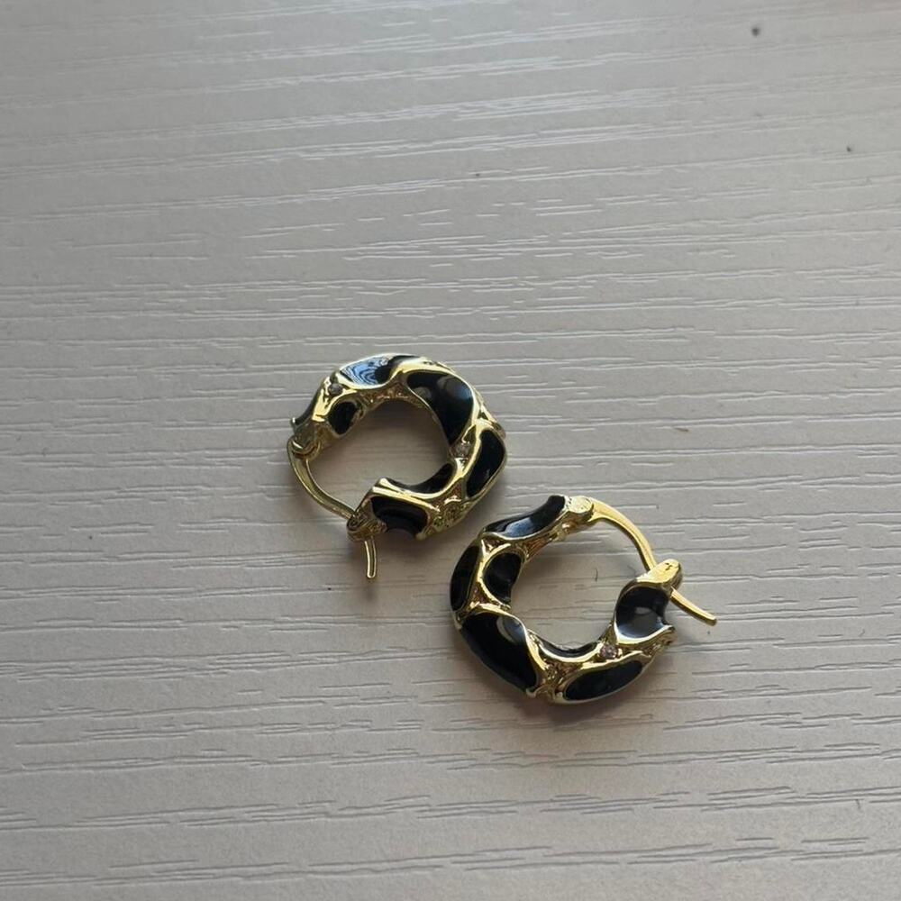 Black and gold hoop earrings - Picture 1 of 2